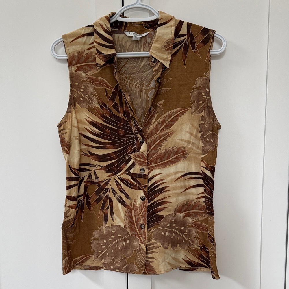 Vintage sleeveless button up